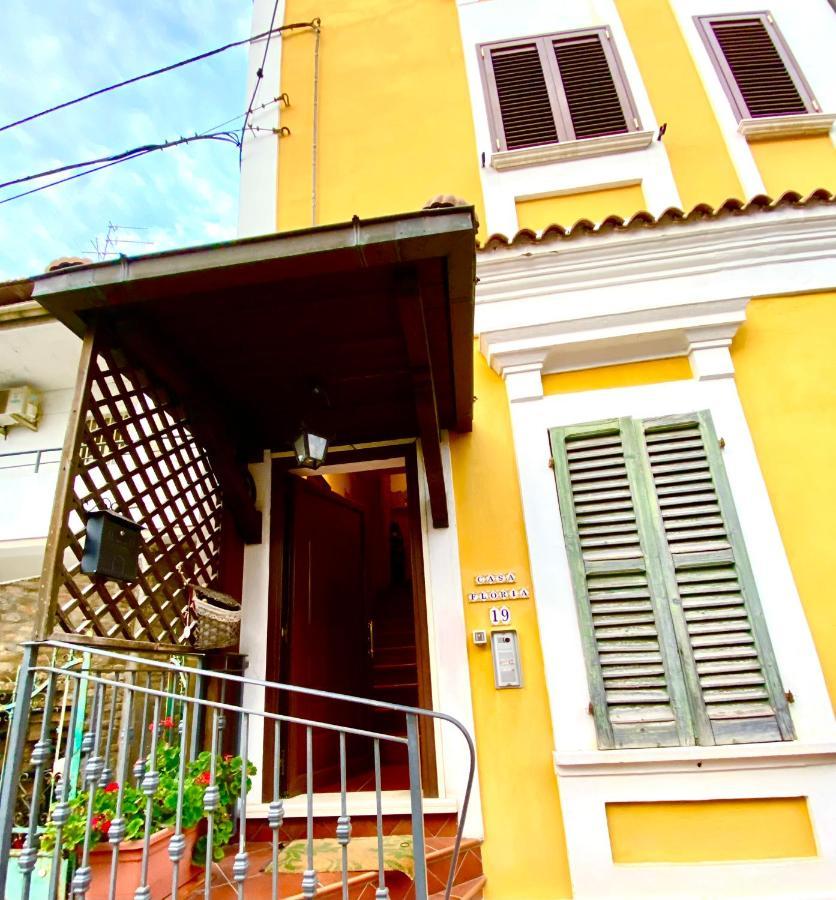 Wood Luxury House Apartamento Pescara Exterior foto